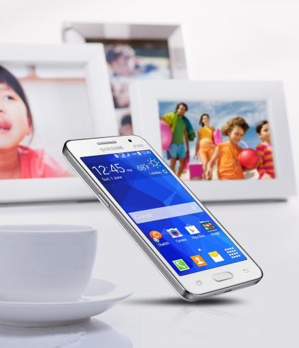 Điện thoại Samsung Galaxy Core 2 là trợ thủ đắc lực cho các tín đồ selfie.