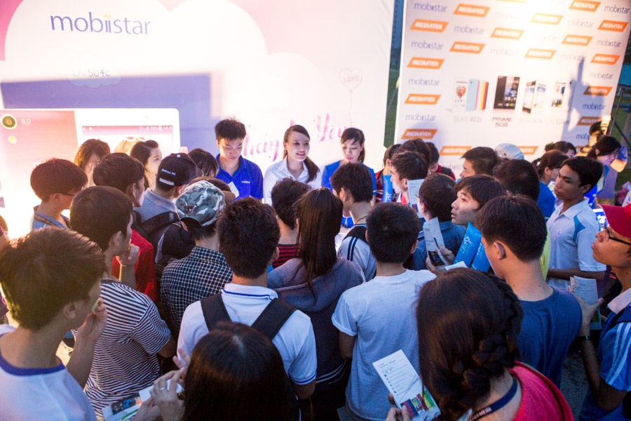 7.000 sinh vien tham gia trai nghiem cung dien thoai hinh anh
