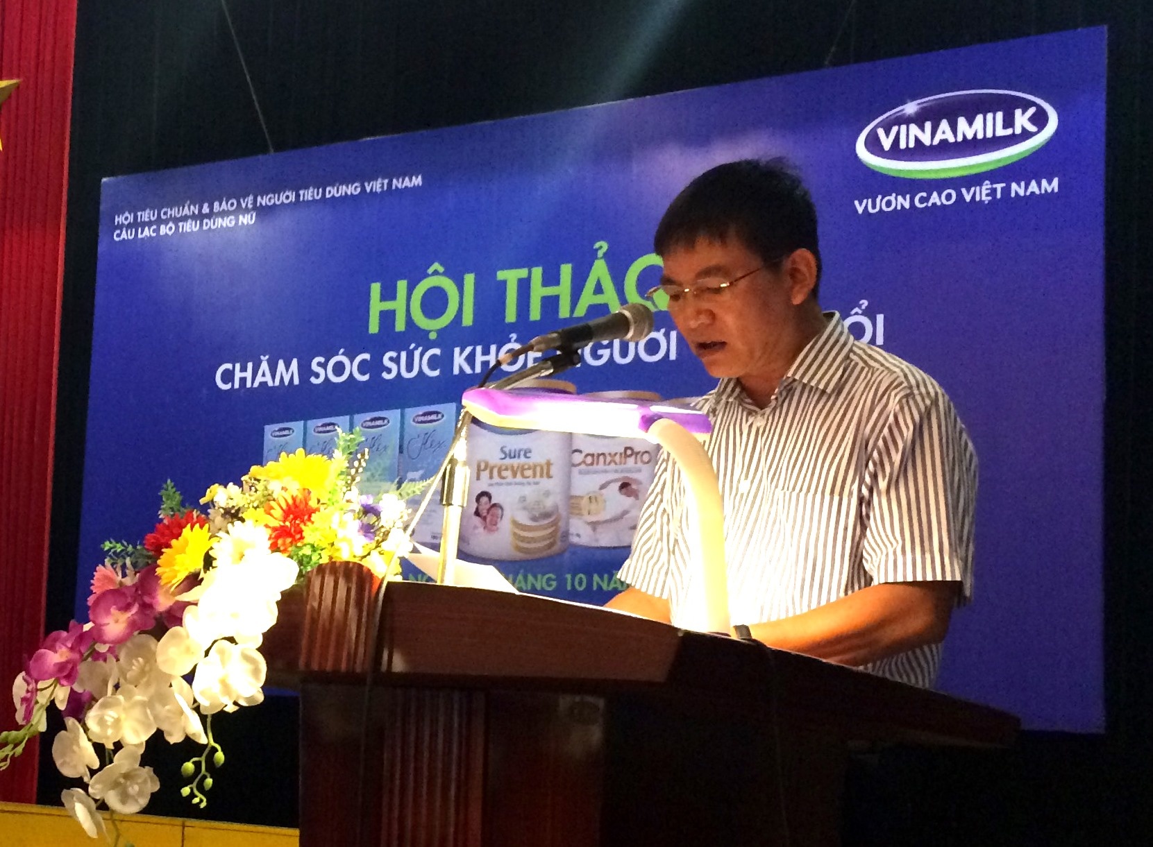 Ông Hoàng Anh Tuấn – Giám đốc Kinh doanh miền Bắc, Vinamilk chia sẻ với người tiêu dùng Hà Nội những thông tin về công ty.