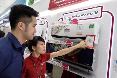 Nguoi dan san dieu hoa trai mua de tiet kiem chi phi hinh anh