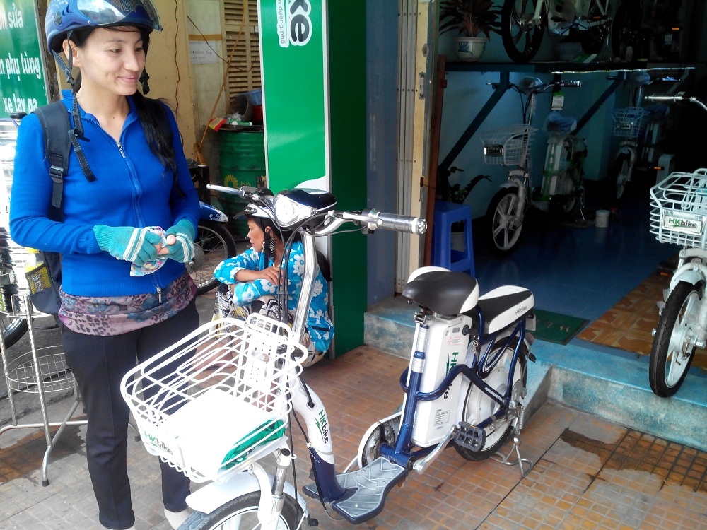 Dich vu tan trang xe dien HKbike lam hai long khach hang hinh anh