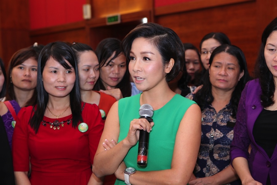 My Linh: 'Phu nu dung om viec nha mot minh' hinh anh