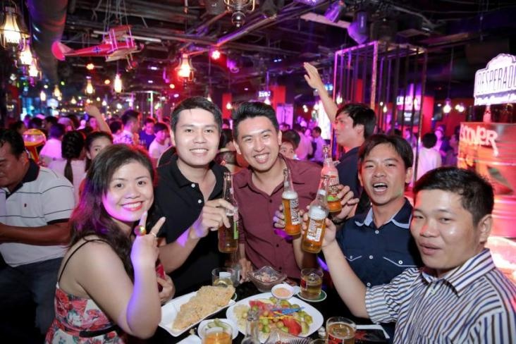Diem den ly tuong cho dem Halloween hinh anh