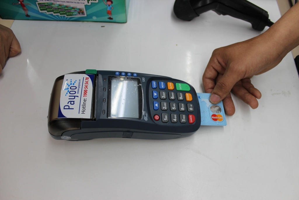 Phat trien xu huong thanh toan khong dung tien mat hinh anh