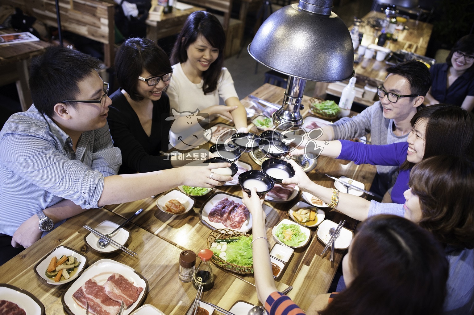 Uu dai lon dip khai truong GoGi House tai Ha Noi va Ha Long hinh anh