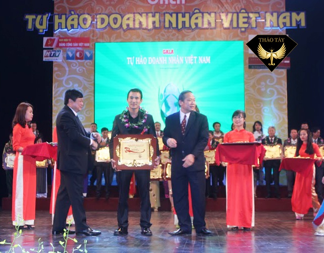 Thao Tay vinh du nhan duoc hai giai thuong lon hinh anh