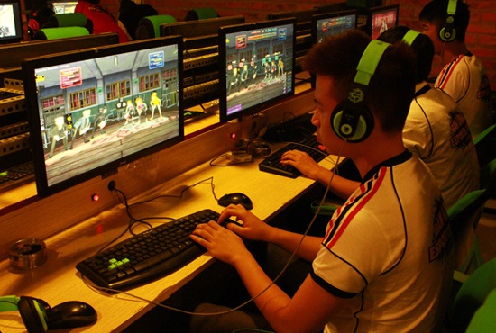 Khoi dong giai eSports lon nhat trong nam hinh anh