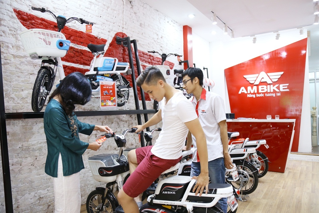 Người dùng có thể tham khảo giá thành sản phẩm trên báo, vào website hoặc trực tiếp tới cửa hàng.