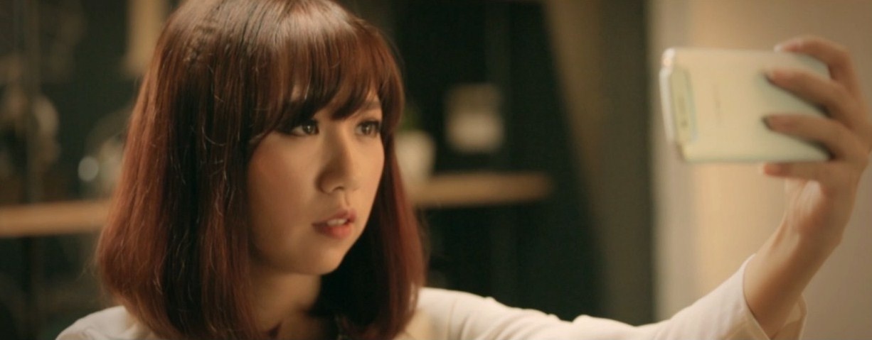 Chỉ khi một mình, Bạc Hà mới đối diện trước N1 mini và nói hết lòng mình.