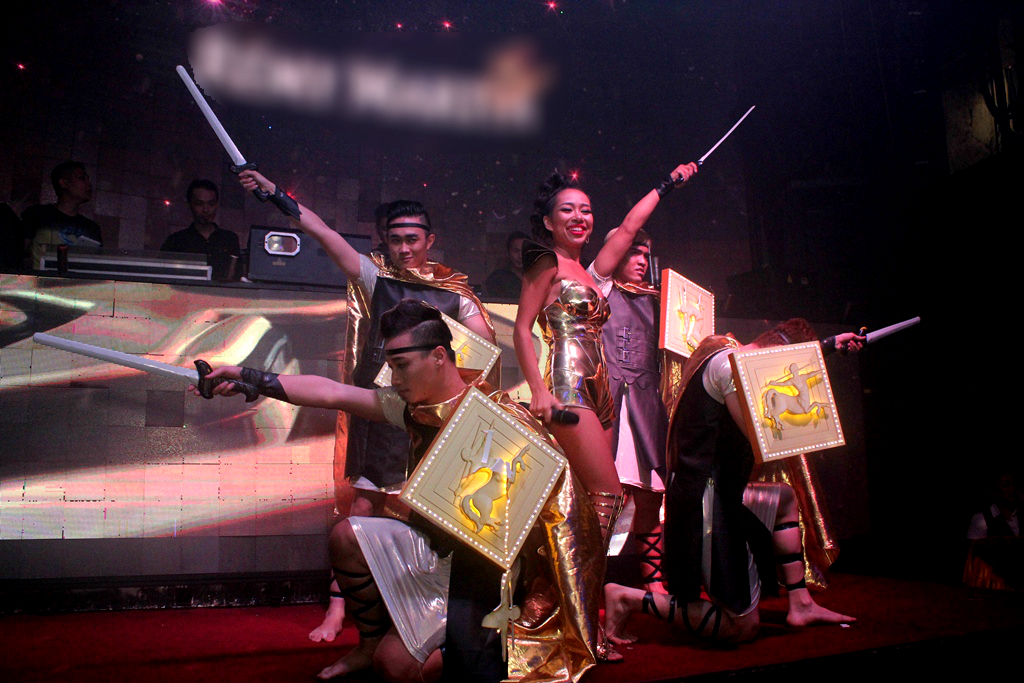 Sự góp mặt của vũ đoàn Tô Lâm cùng tiết mục mang Tinh thần Nhân mã, khiến cho công cuộc chinh phục vị trí “ngôi vương” của các chiến binh thêm phần hào hứng.