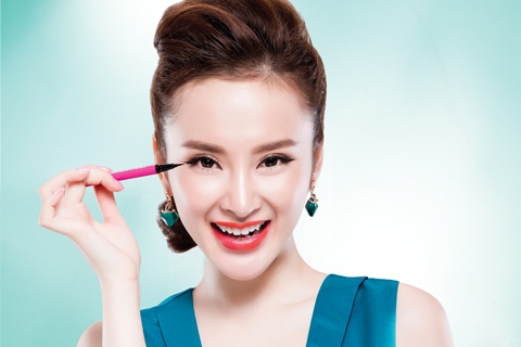 Ke mat nuoc dep nhu Angela Phuong Trinh hinh anh