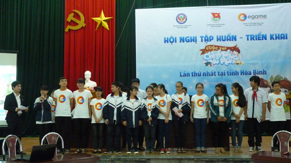 Các đội chơi tham gia thi thử CPVM trong hội nghị.