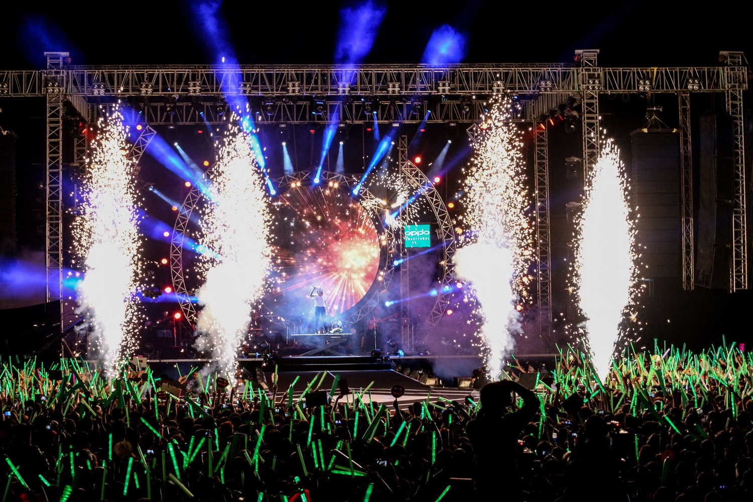 Hàng chục ngàn khán giả đã có mặt để ủng hộ Mỹ Tâm trong Heartbeat.