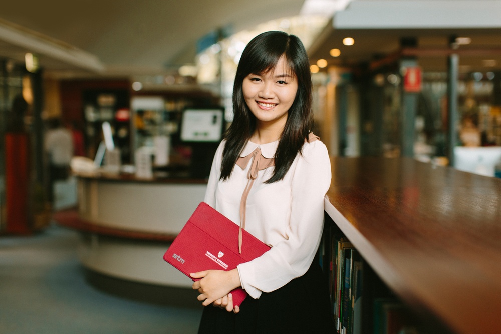 Nguyễn Anh Thư - hoàn thành chương trình dự bị của Trinity College năm 2009, sau đó là khóa cử nhân thương ại Đại học Melbourne. Hiện bạn đang theo học khóa thạc sĩ thương mại tại ĐH Melbourne, Australia.