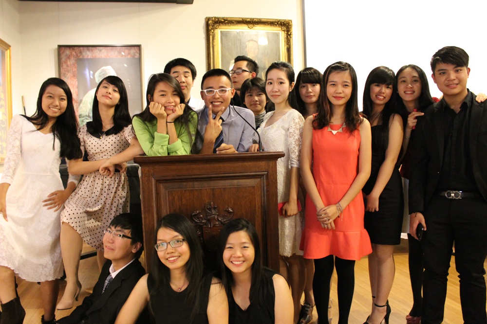 Hoc sinh Việt Nam tham dự chương trình Nhà lãnh đạo trẻ 2014 do Trinity College tổ chức tại Melbourne, Australia.