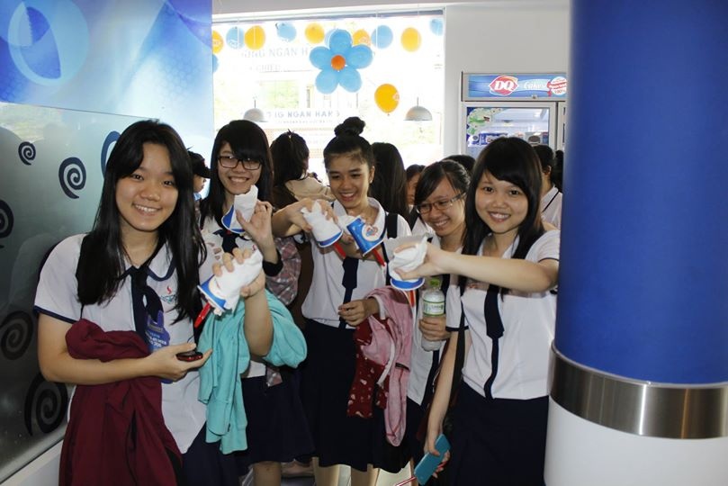 Mua 2, nhan 3 tai Dairy Queen dip 20/11 hinh anh