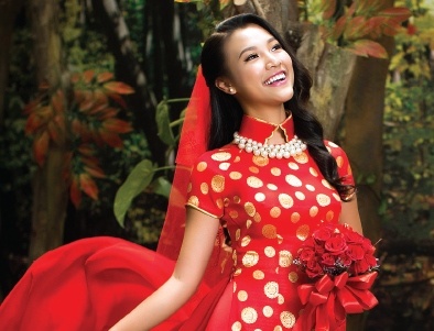 Hoang Oanh, Phan Thi Mo do ve duyen dang voi ao dai hinh anh