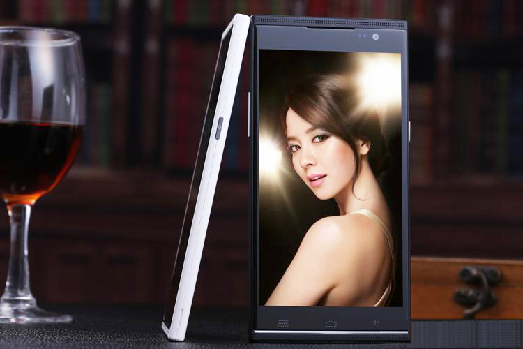 Titan Q6 gay bat ngo voi muc gia 4,3 trieu dong hinh anh