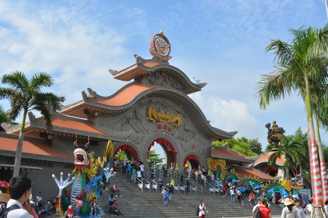 Suoi Tien uu dai ngay Nha giao Viet Nam 20/11 hinh anh