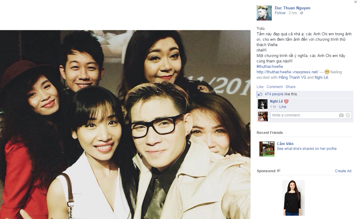 Đức Thuận hào hứng chụp ảnh cùng dàn ca sĩ The Voice.