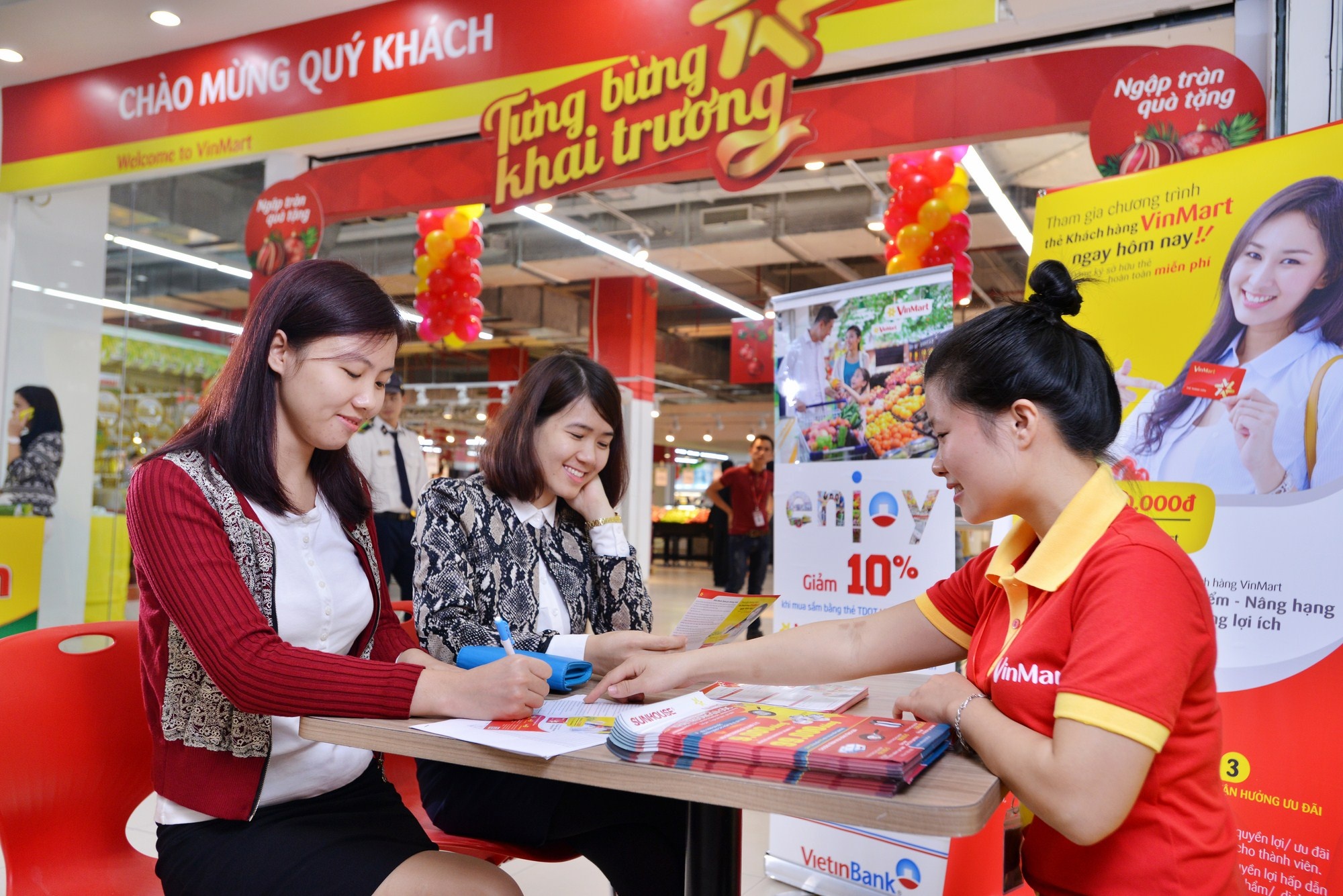 Vinmart khai truong 9 sieu thi tai Ha Noi hinh anh