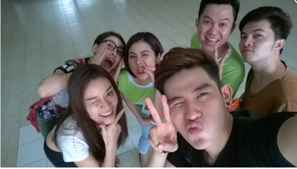 Ly do khien sao Viet dong loat dang anh wefie tren Facebook hinh anh