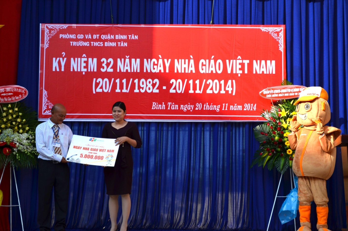 YouMe ruc ro mung ngay Nha giao Viet Nam hinh anh