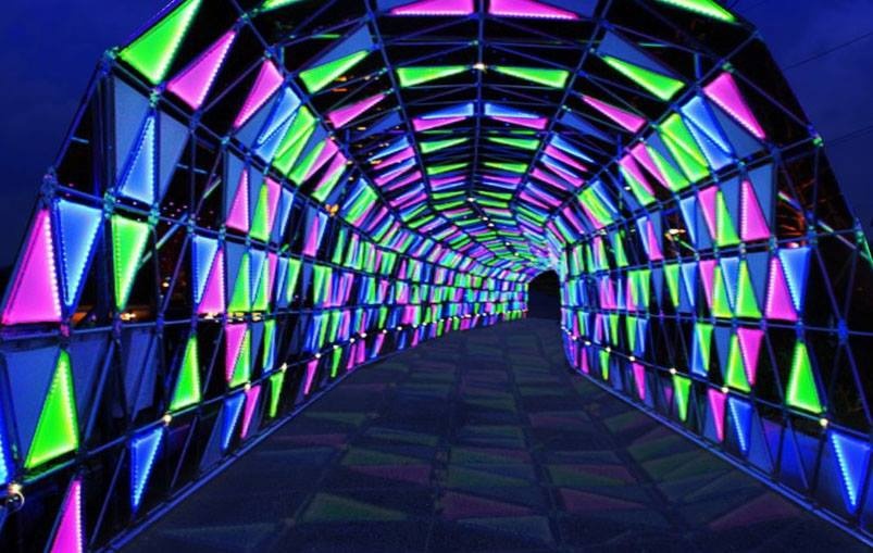   Trạm 5 - Đường hầm ánh sáng.