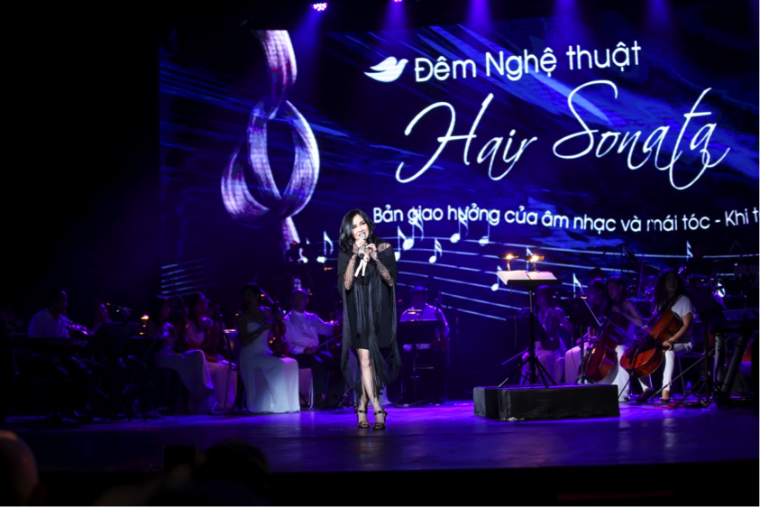 Chương trình có sự hỗ trợ của dàn nhạc giao hưởng.