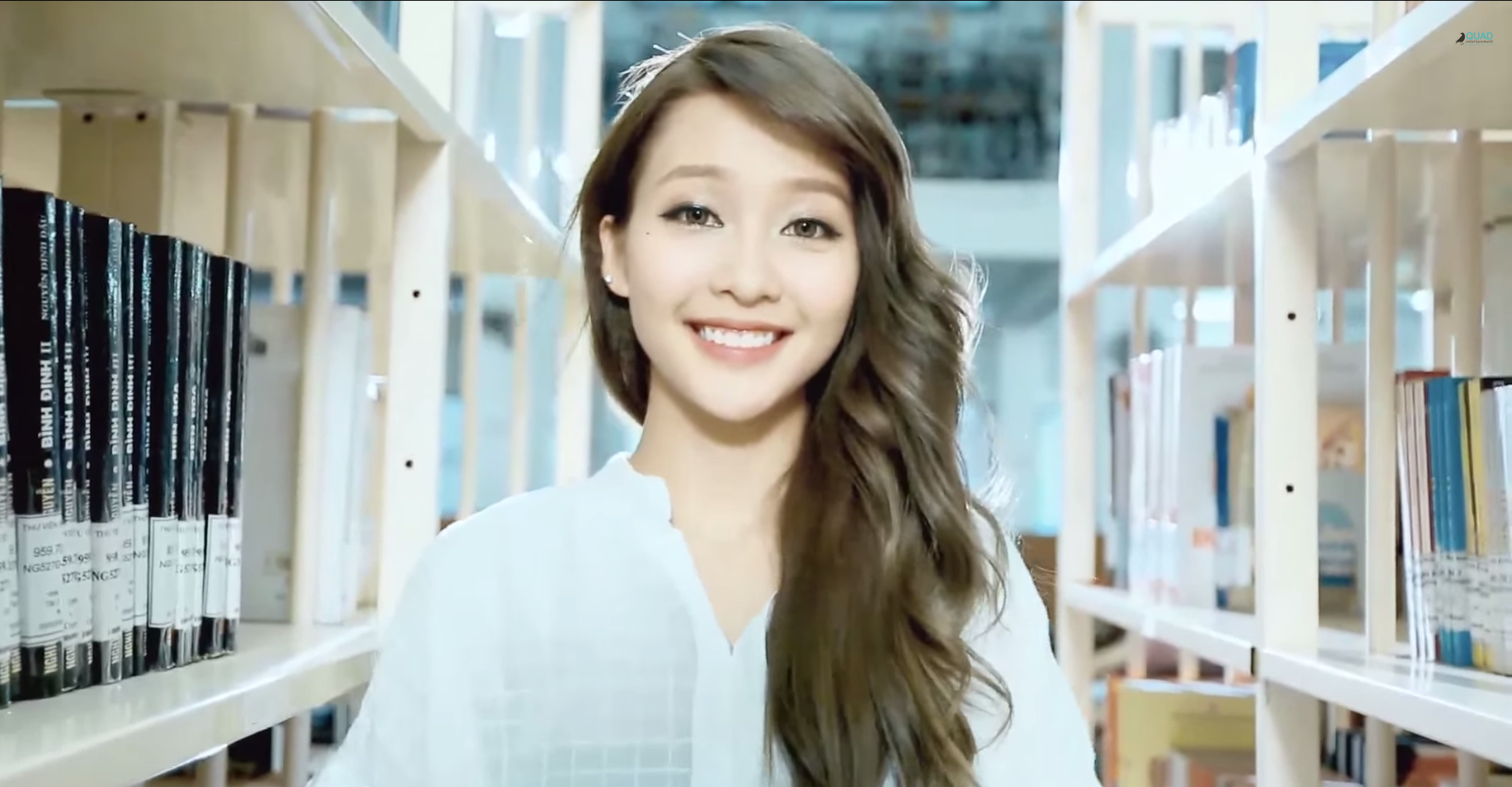 Khả Ngân được đánh giá cao bởi diễn xuất linh hoạt cùng ngoại hình sáng.