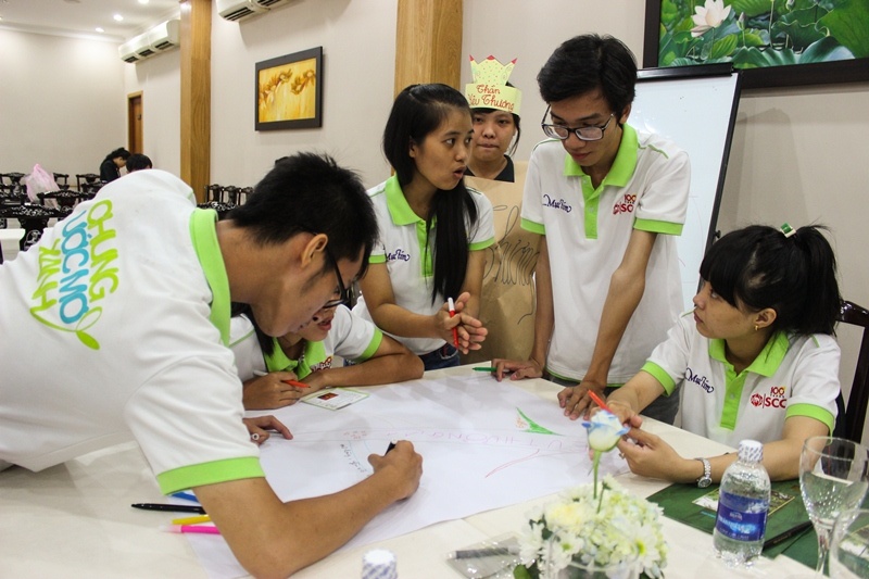 Ngoài nấu nướng, đại sứ được tham gia các trò chơi liên hoàn nhằm thể hiện tinh thần đồng đội.