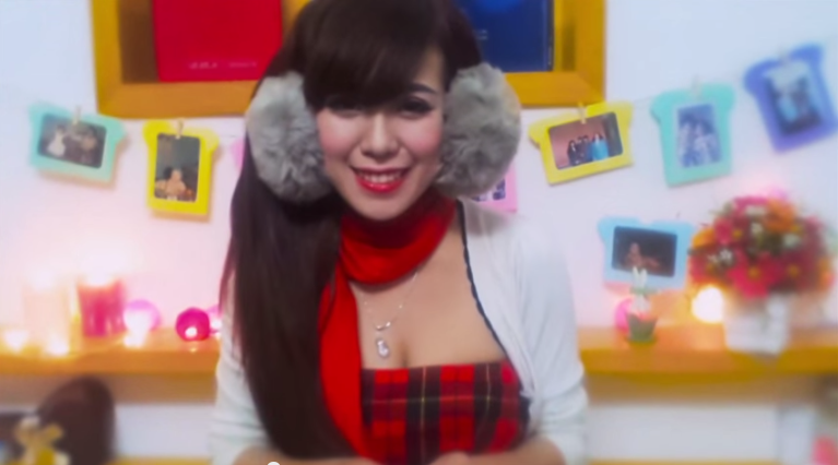 Mai Tho tung clip vua dan vua hat ‘Chiec khan gio am’ hinh anh