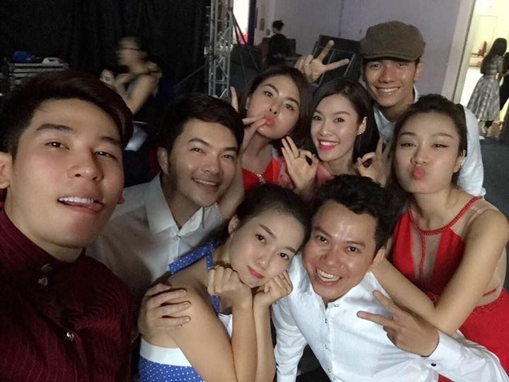 Minh Thu, Nam Cuong lap ky luc wefie hinh anh