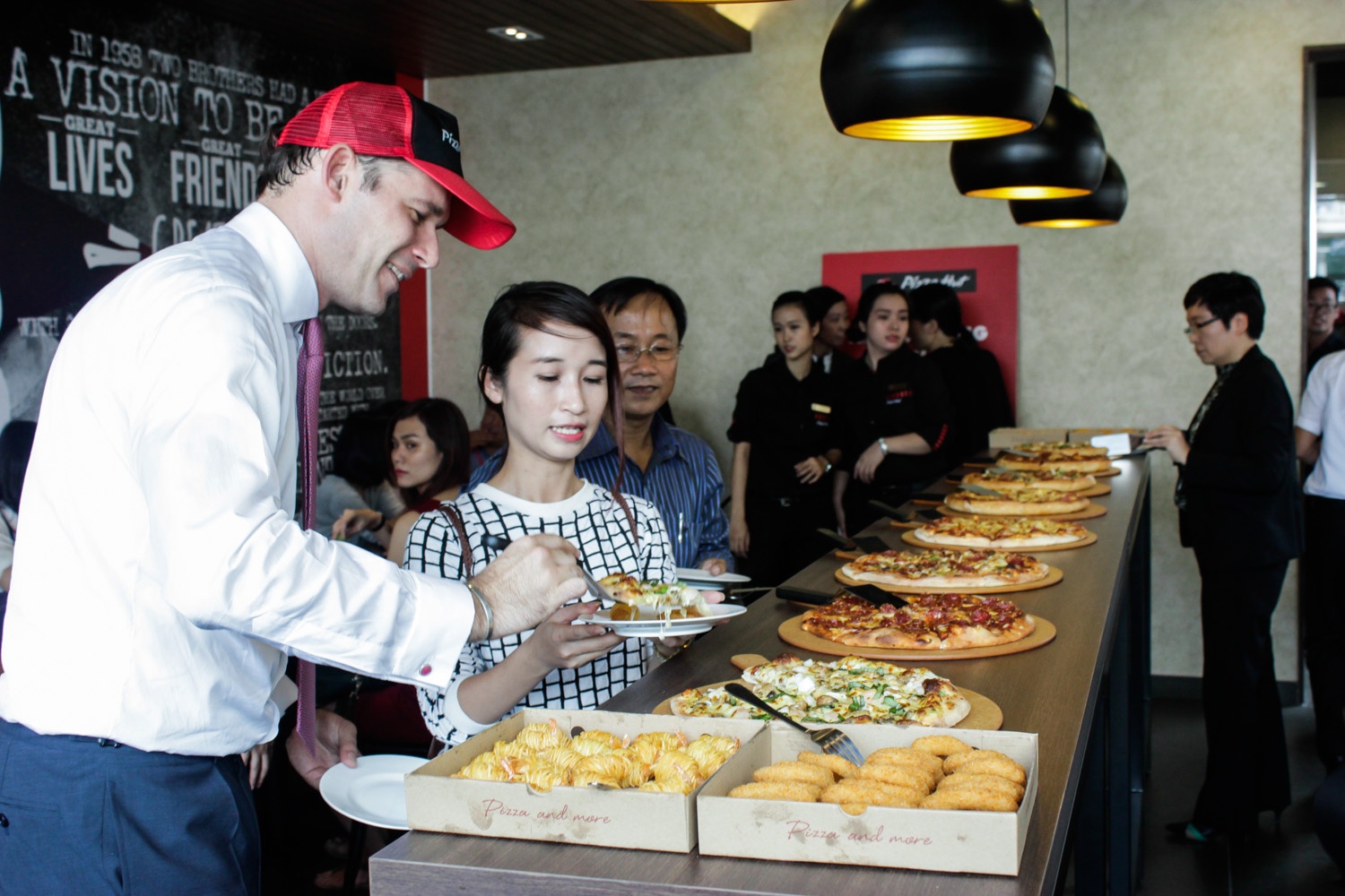 Pizza Hut khai truong nha hang thu 50 tai Viet Nam hinh anh