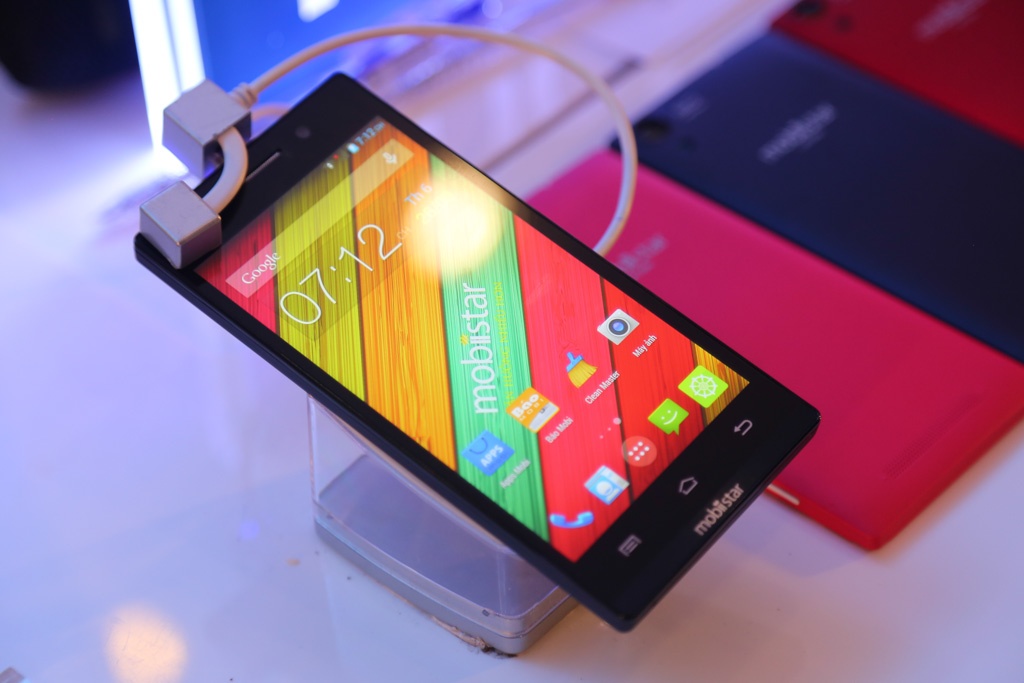 Dien thoai '7 sac mau' LAI 504c cua Mobiistar hut khach hinh anh