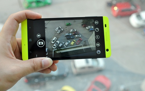 Camera chất lượng khá, tuy nhiên tốc độ chụp hình còn chậm.