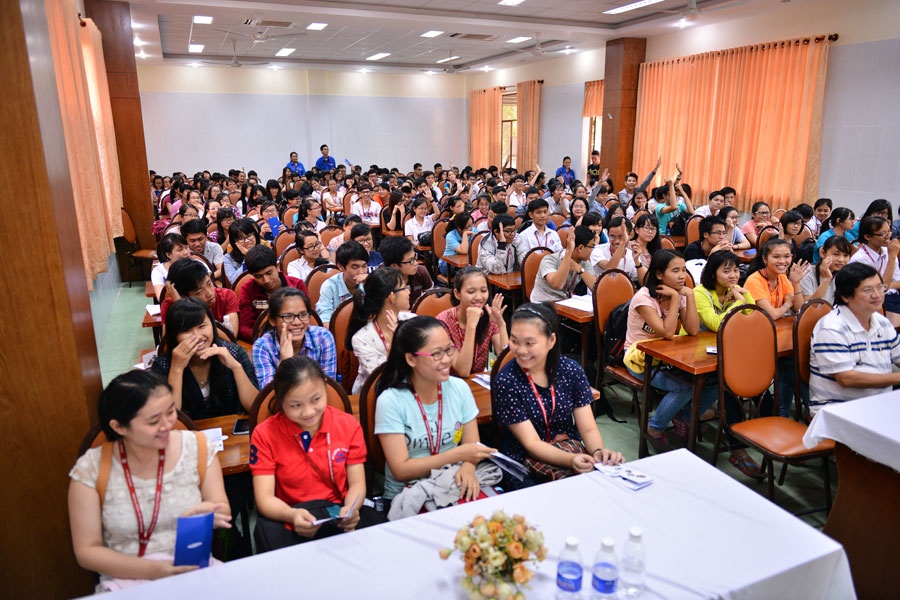  Những ứng dụng này phải dựa trên những tính năng sẵn có của sản phẩm (không dùng các phần mềm tải thêm từ bên thứ ba như Google Play Store,....). Theo định nghĩa của cuộc thi, 