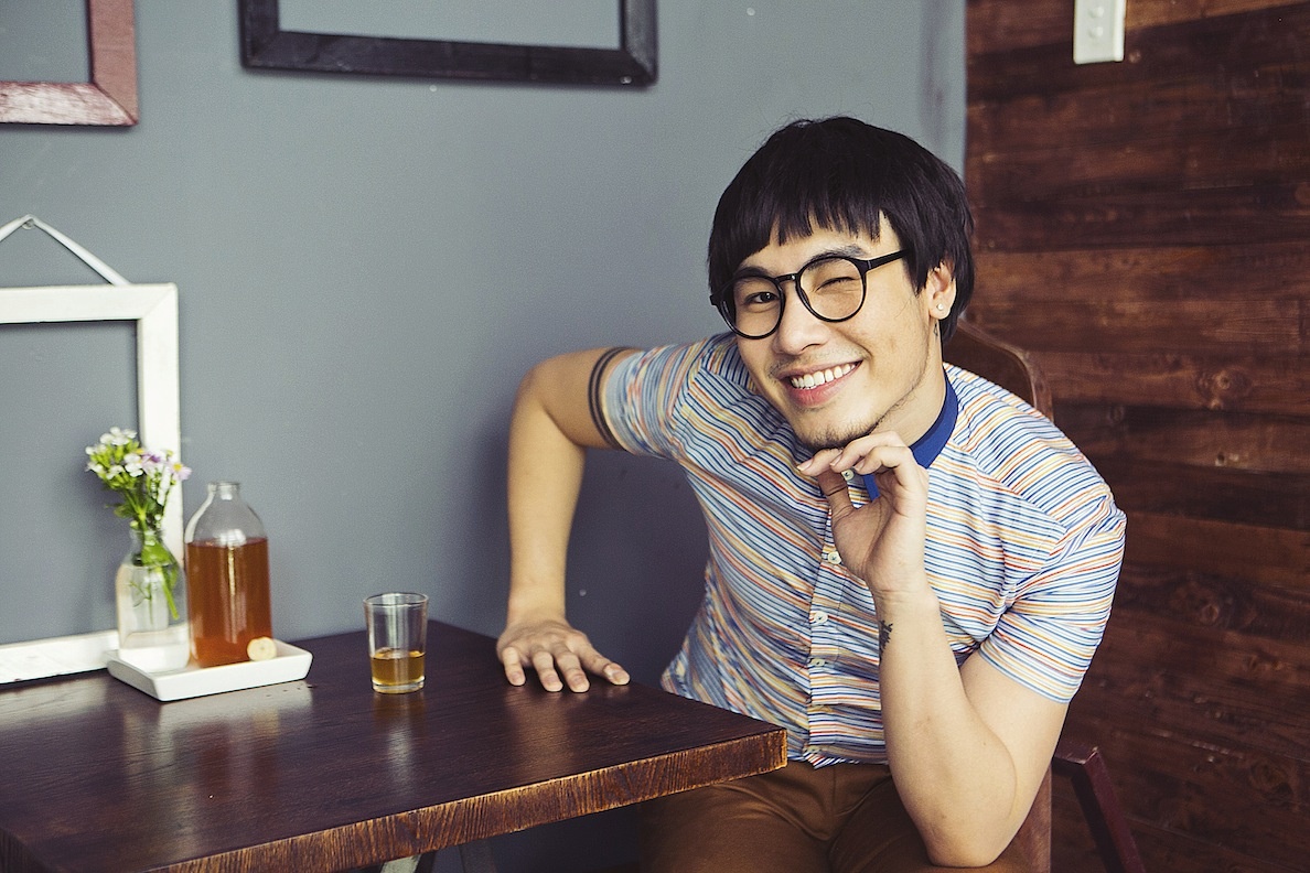 Dinh Huy hao hung chup anh gay quy vi tre em ngheo hinh anh