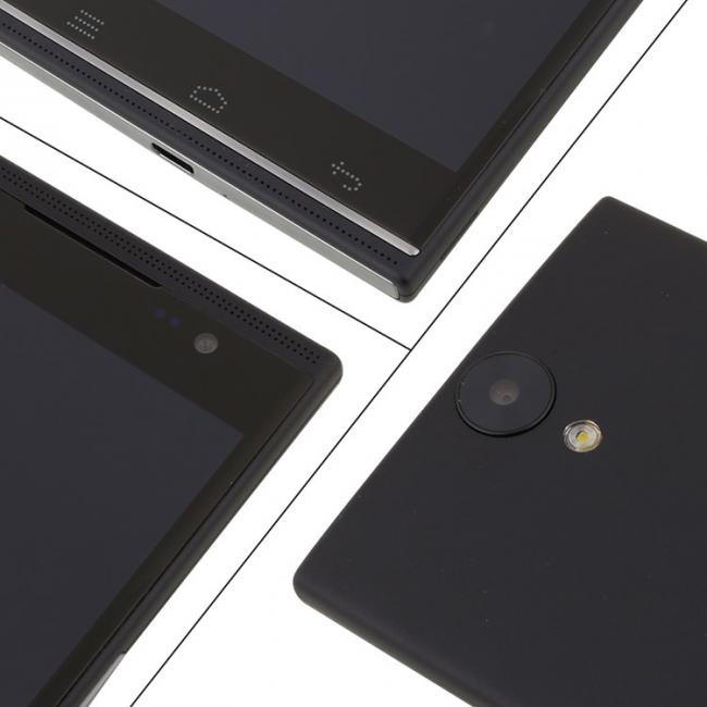 Toàn thân thiết kế nguyên khối chịu va đập tốt.