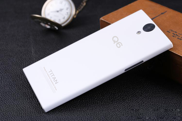 Chi con 1 ngay mua Titan Q6 khuyen mai 2 trieu dong hinh anh