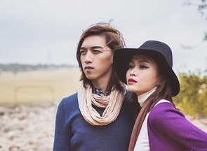 Tan Khang, Mau Thuy tinh tu trong bo anh moi hinh anh