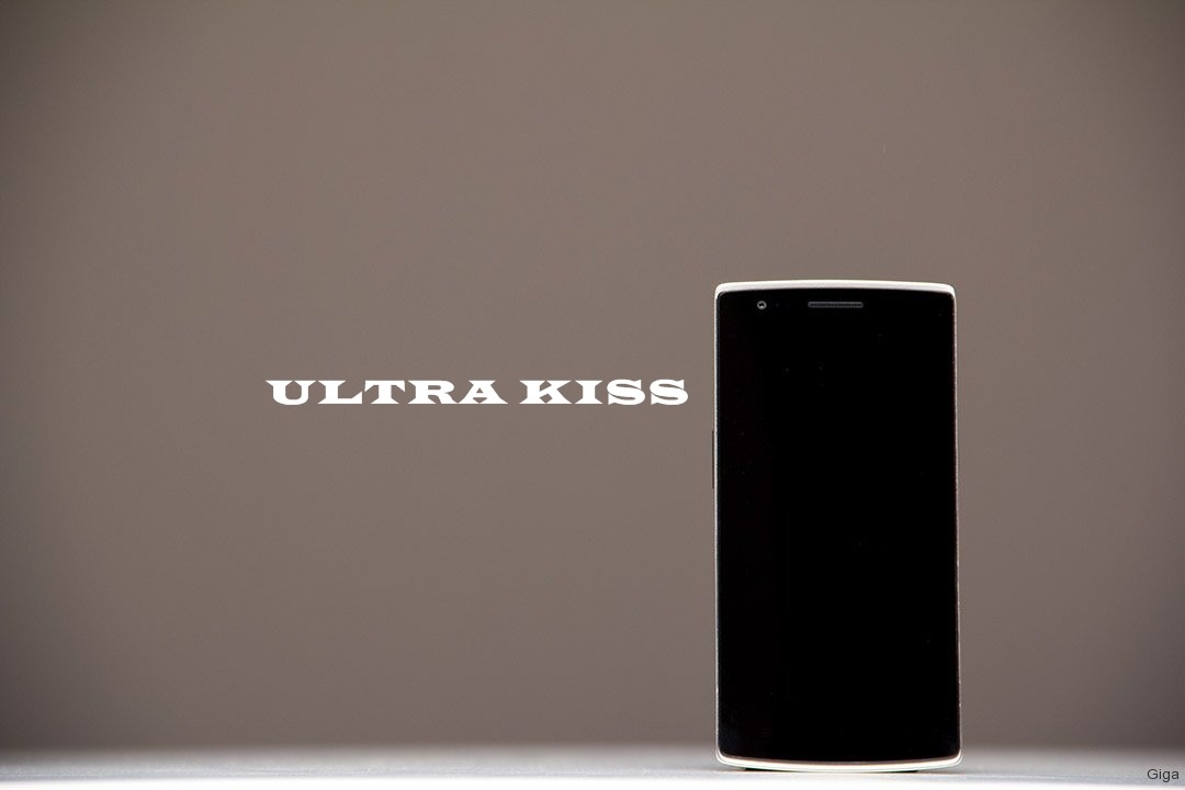 Thiết kế theo phong cách Rezo benzen hoàn hảo đến từng chi tiết, sử dụng chip 4x tốc độ xung nhịp lên đến 1,3 GHZ, RAM 1,3G, ROM 8G (hỗ trợ 32G sd). Tăng sức mạnh của Ultra kiss nhằm vượt xa đối thủ.