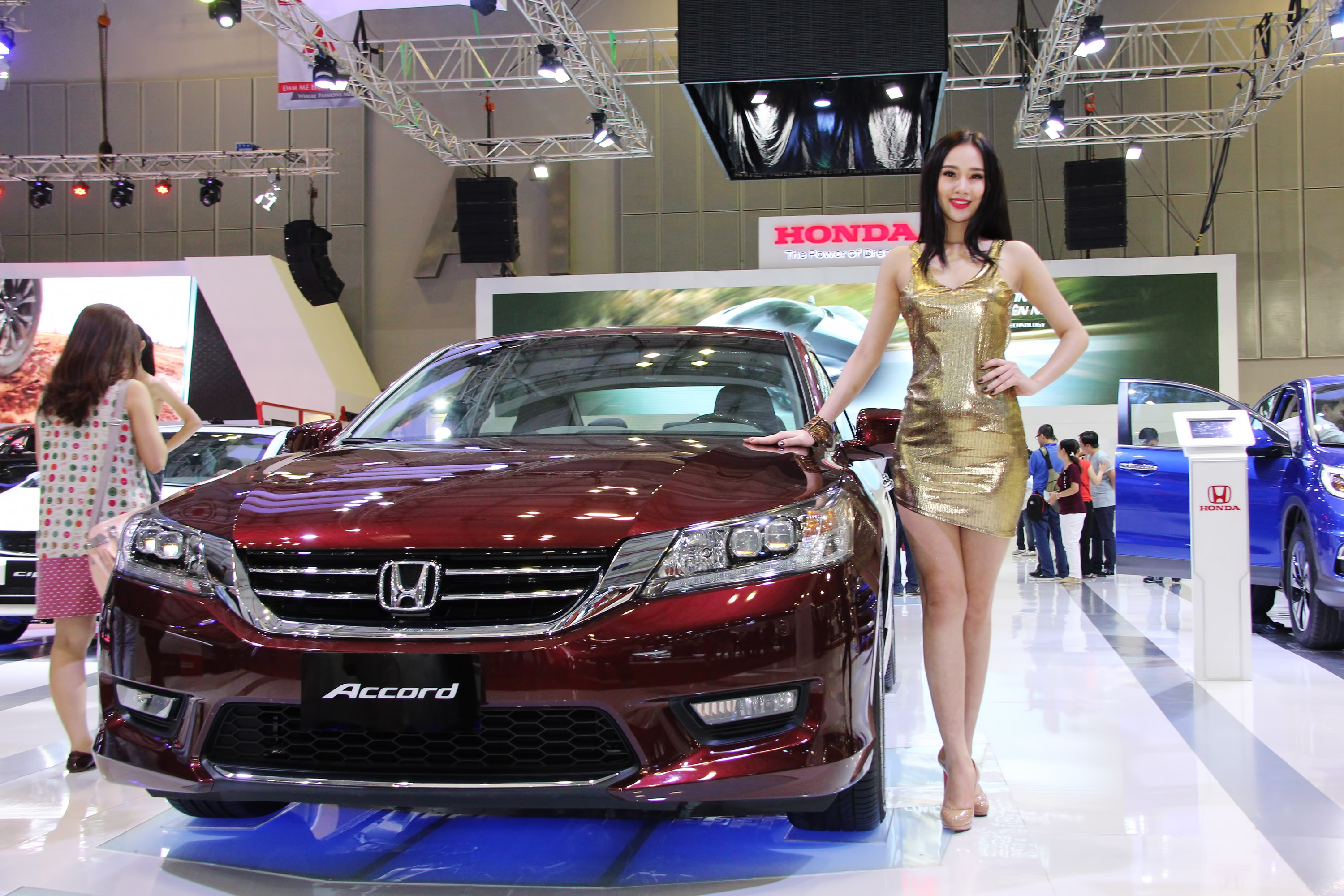 Lai thu Honda Civic va CRV phien ban moi hinh anh
