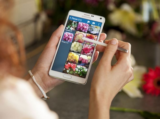 S Pen có nhiều tính năng hữu ích hỗ trợ người dùng trong công việc và giải trí hàng ngày.