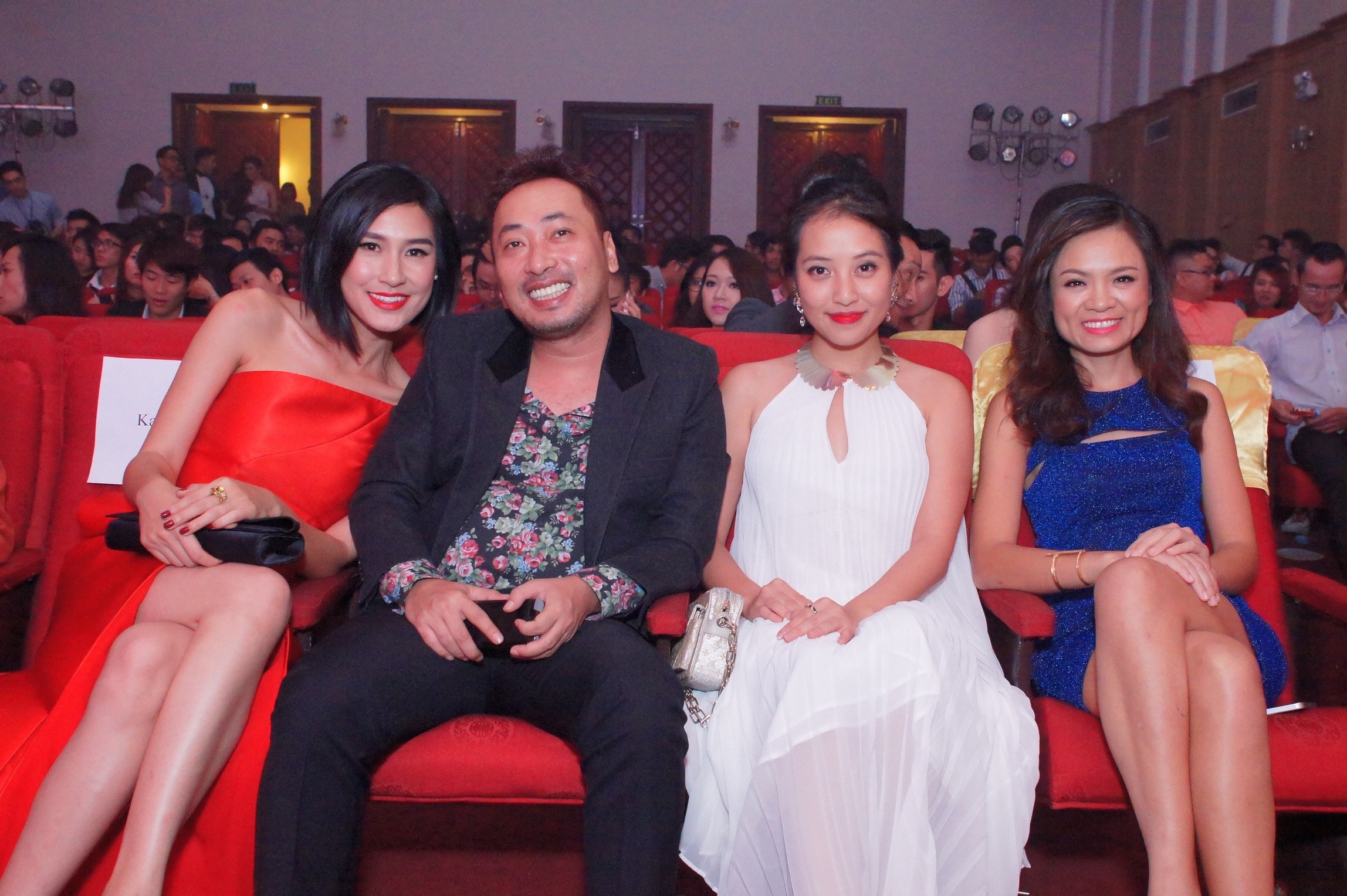 Dan sao toa sang tai dem trao giai cuoc thi '3, 2, 1 Action' hinh anh