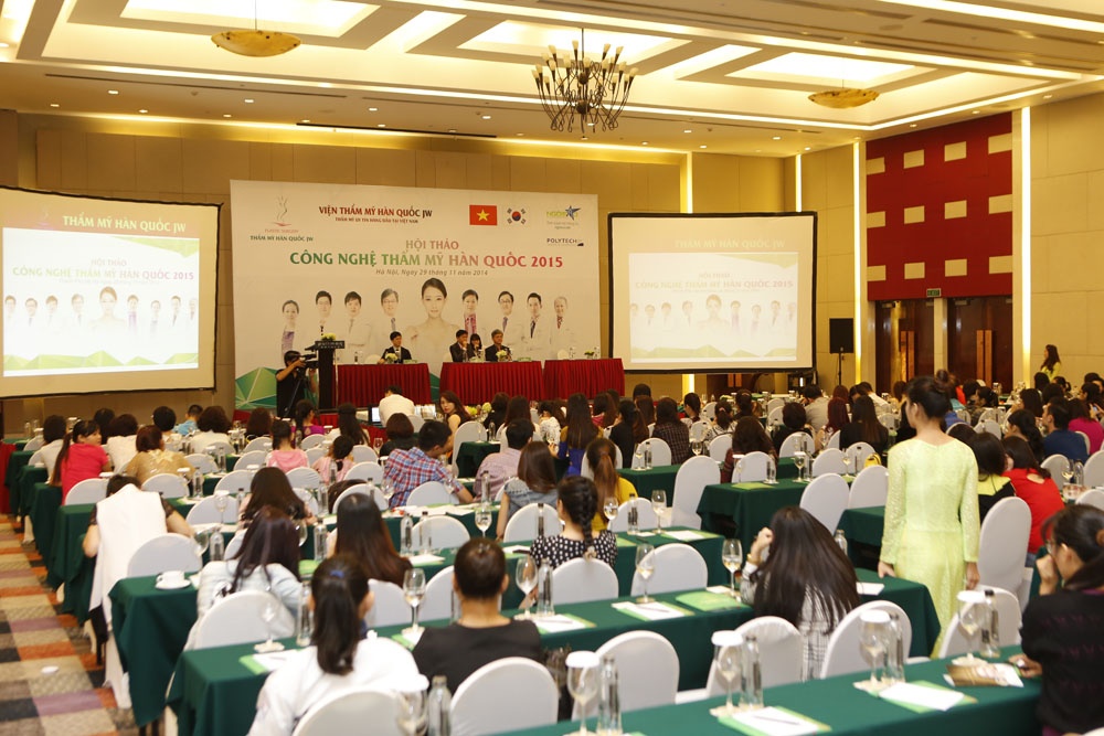 Hội thảo công nghệ xu hướng thẩm mỹ Hàn Quốc 2015 vừa diễn ra tại Hà Nội 29/11 và 30/11 đã thu hút hàng ngàn người tham dự. Hội thảo khẳng định thương hiệu Thẩm mỹ Hàn Quốc JW uy tín hiện nay tại Việt Nam