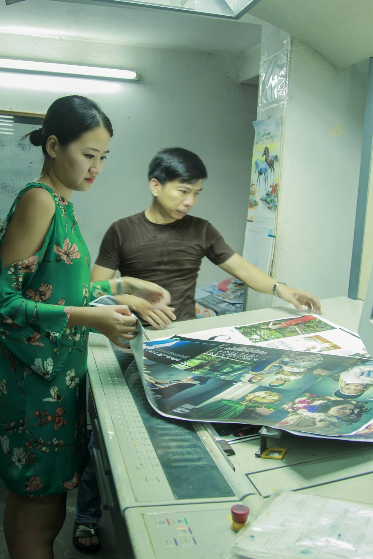 Một buổi làm việc tại nhà in.