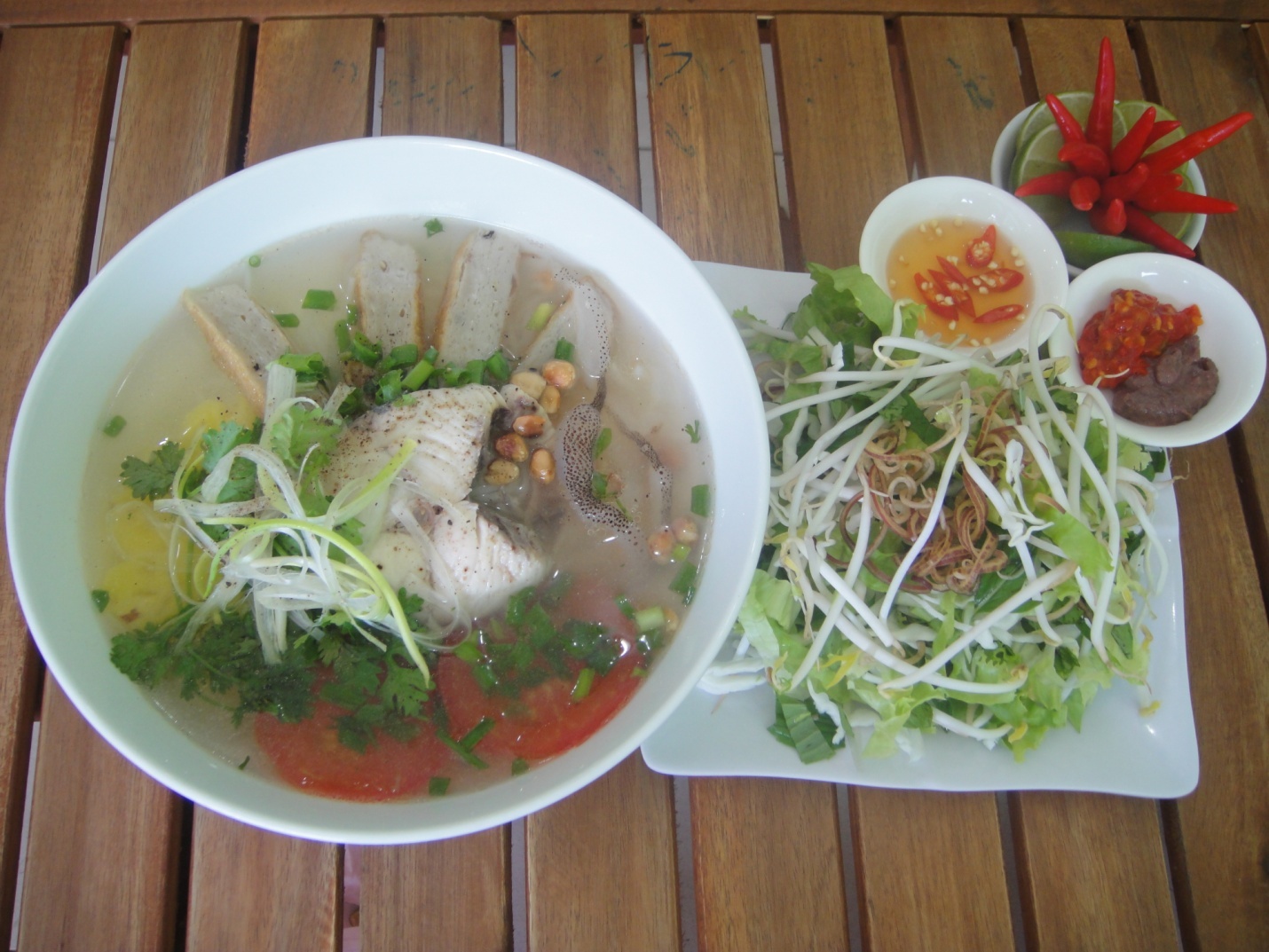 Banh canh bot gao cat - dac san kho bo qua cua Nha Trang hinh anh