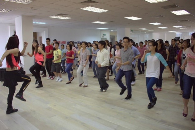 Các buổi Social Club hàng tuần với nhiều chủ đề hấp dẫn.