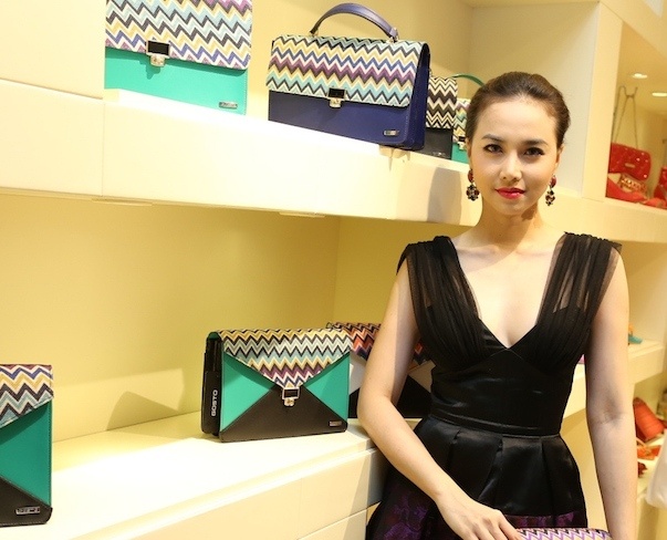 Sao dong loat lang xe phong cach zig zag mua thu dong 2014 hinh anh